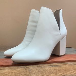 NWT Steve Madden white cutout leather booties